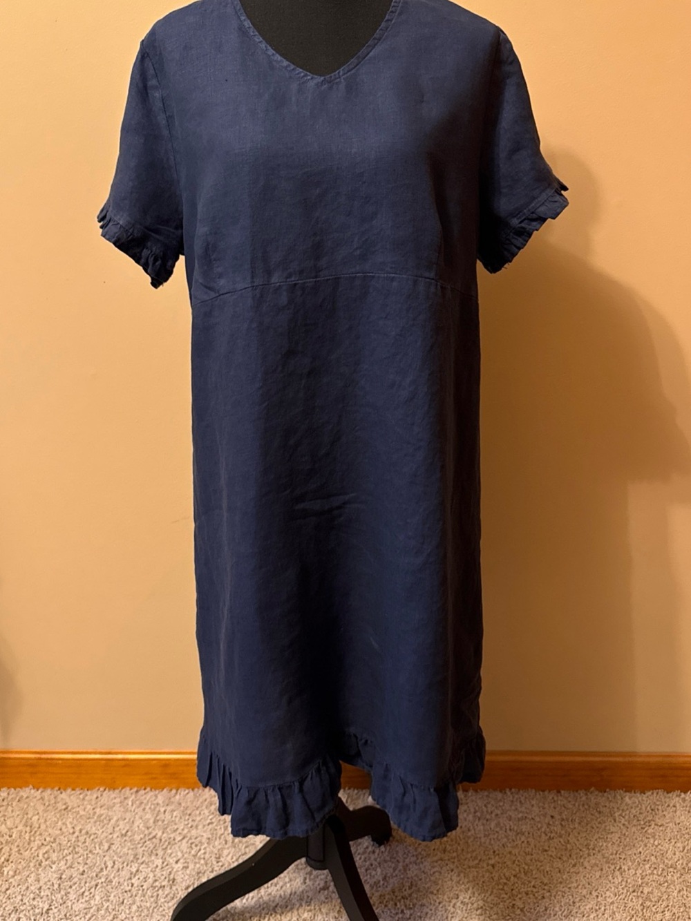 Classic Navy Short-Sleeve Midi Dress with Ruffle Hem